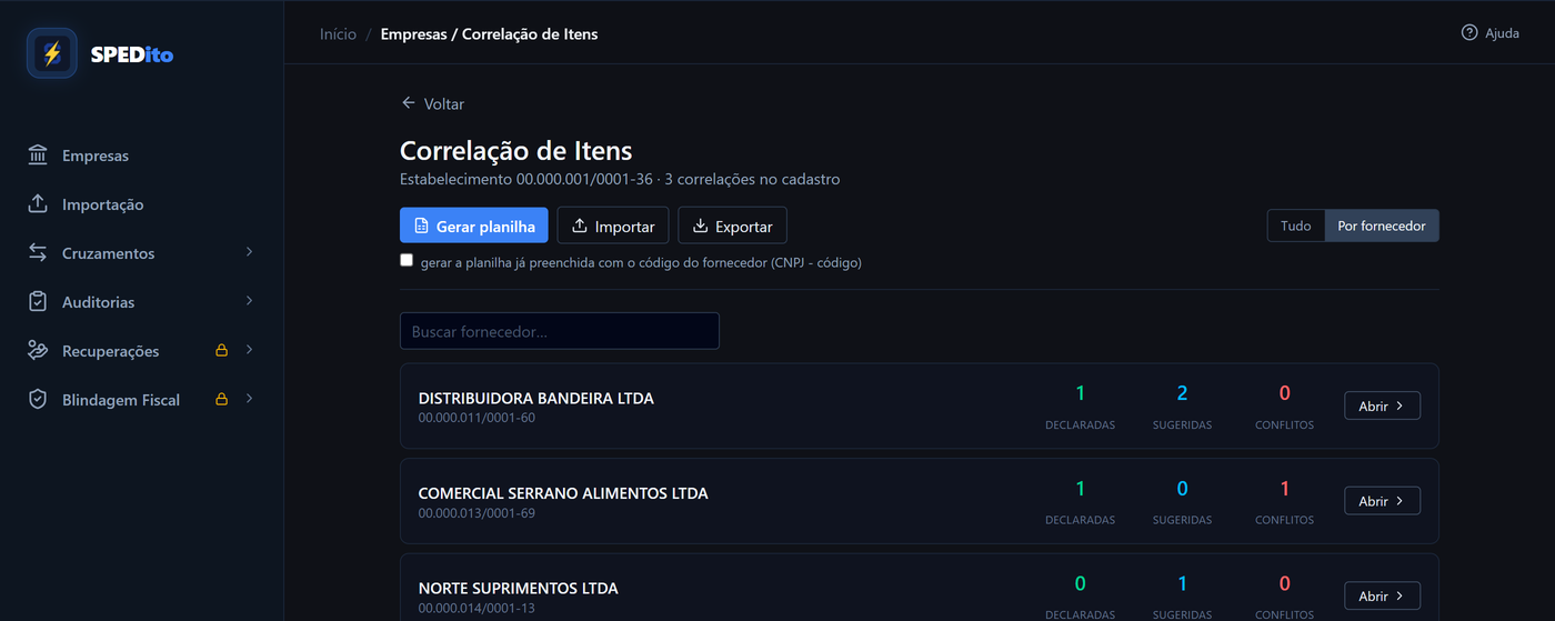 A mesma tela agrupada por fornecedor: um cartão por fornecedor, com quantas correlações estão declaradas, quantas sugeridas e quantos conflitos, e o botão Abrir